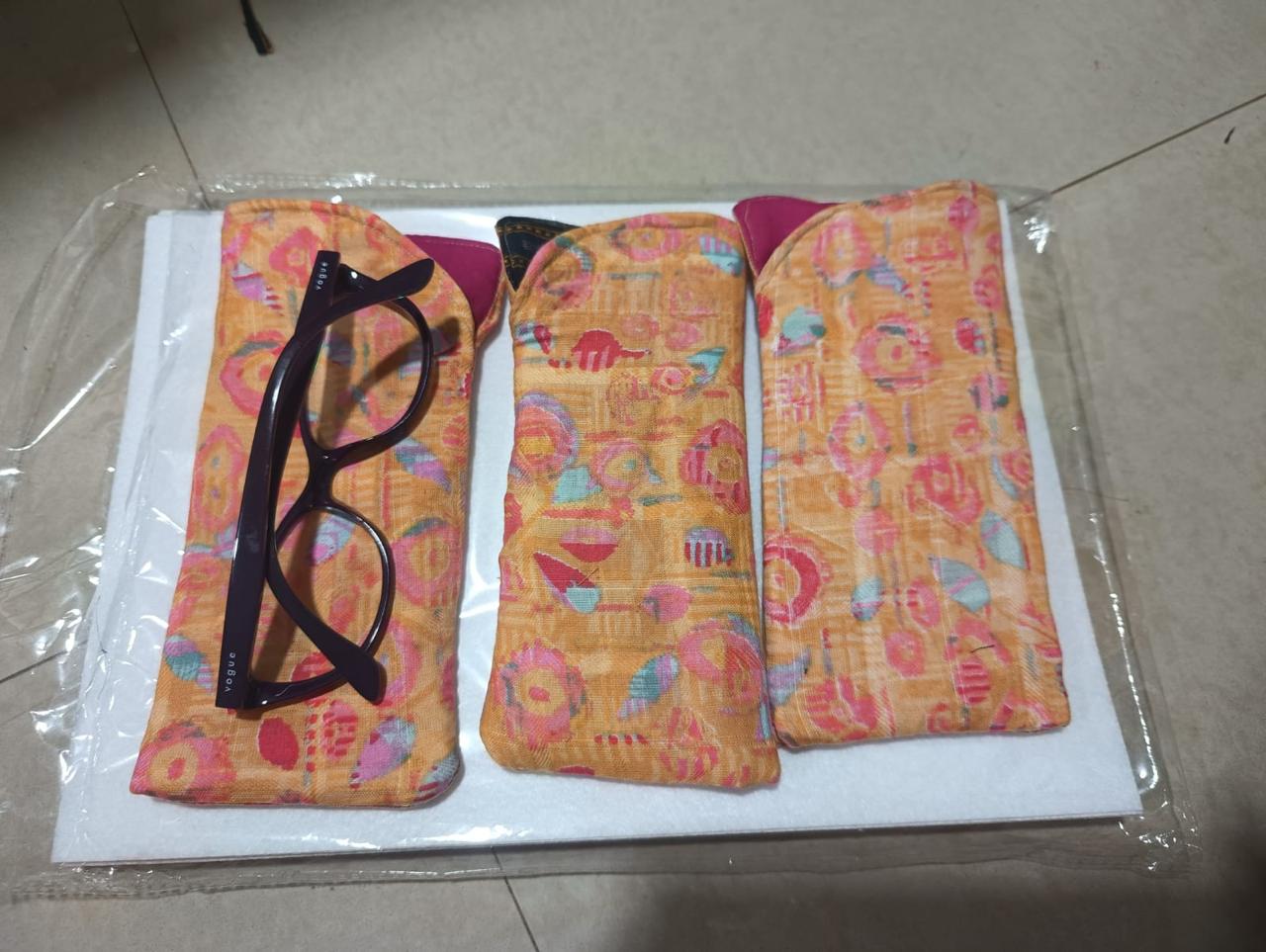 CLOTH COVER FOR EYEGLASSES